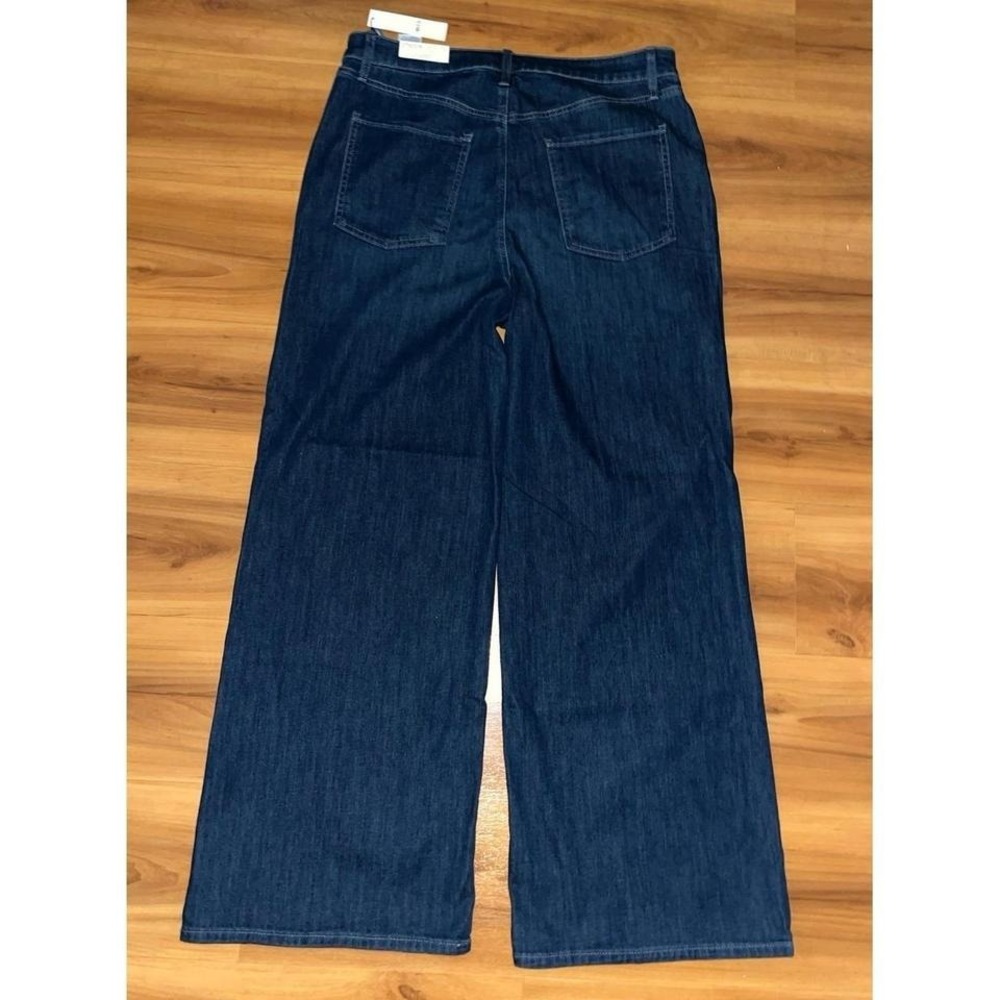 Womens NWT Chico's So Slimming High Rise Wife Leg Jeans - Picture 3 of 6